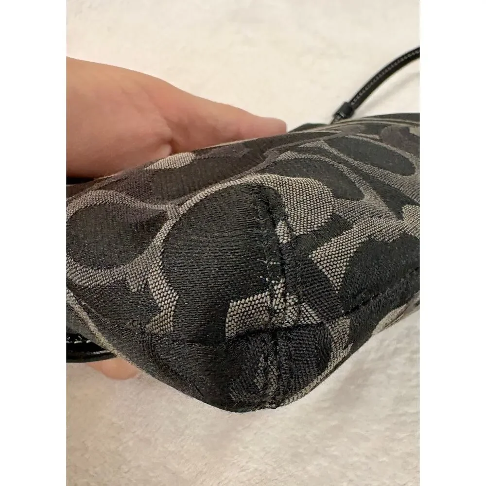 Vintage Y2K Coach Legacy Signature Turnlock Flap Wristlet in Black/Gray Jacquard